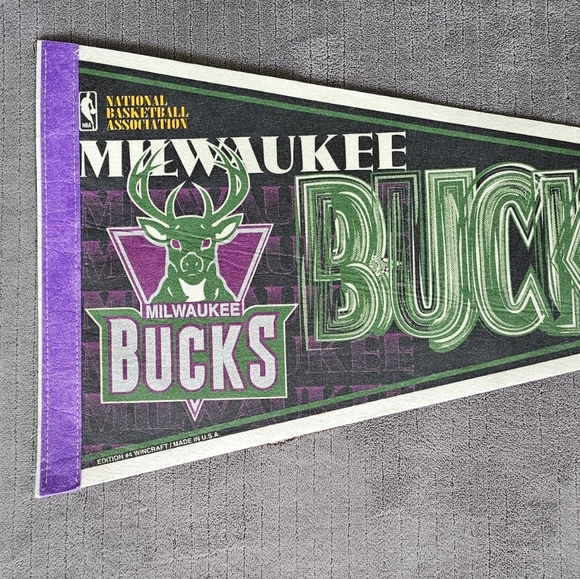 Wincraft Milwaukee Bucks NBA Pennant Flag - Picture 2 of 6